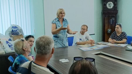 Глава Брянки и Председатель Совета городского округа встретились с представителями территориального общества глухих