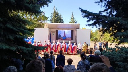 Единороссы Брянки провели для жителей Анненки праздник поселка