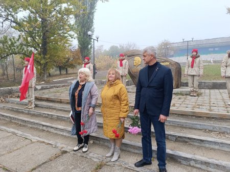 В Брянке отметили День рождения комсомола