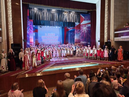 Брянка отметила День Луганской Народной Республики большим праздничным концертом