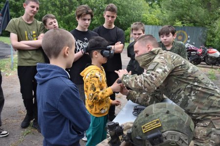 В канун Дня защиты детей, на стадионе пгт. Вергулевка провели полевые сборы.