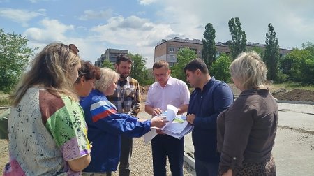 В Брянке начаты работы по созданию «Аллея Возрождения»